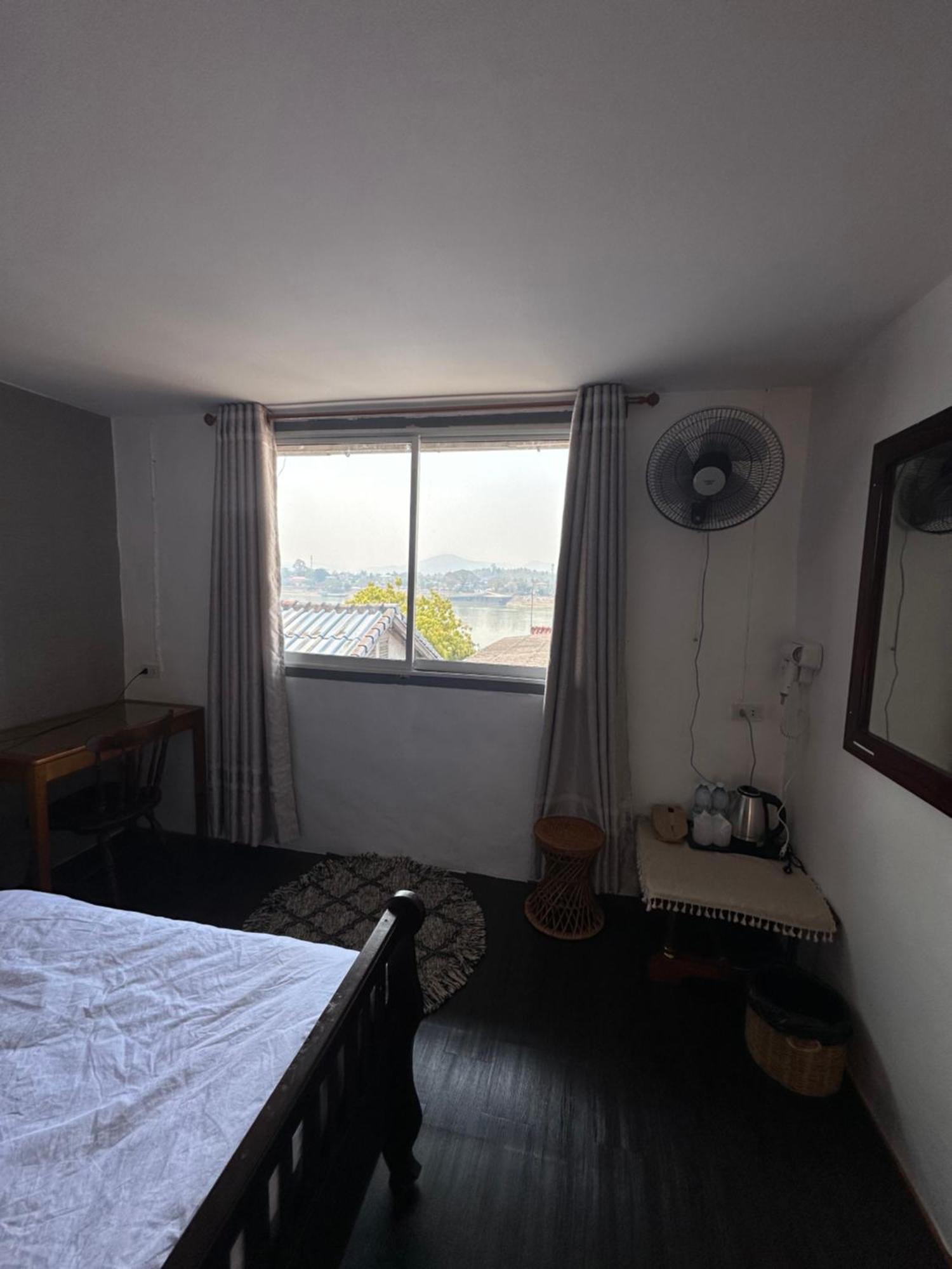 Thadan Guest House Ban Houayxay Exterior foto