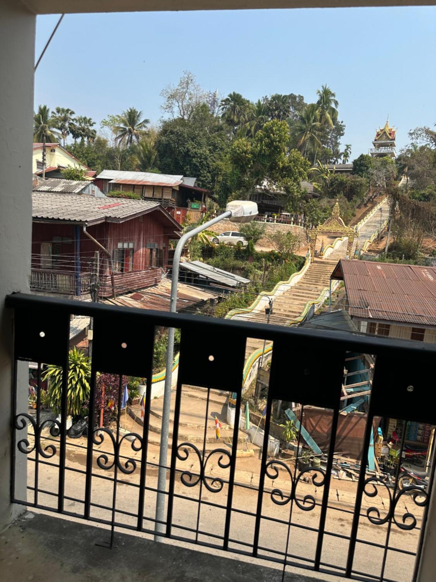 Thadan Guest House Ban Houayxay Exterior foto