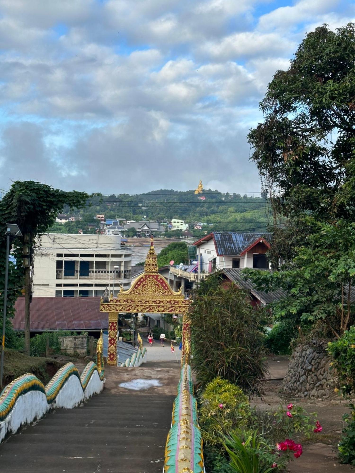 Thadan Guest House Ban Houayxay Exterior foto